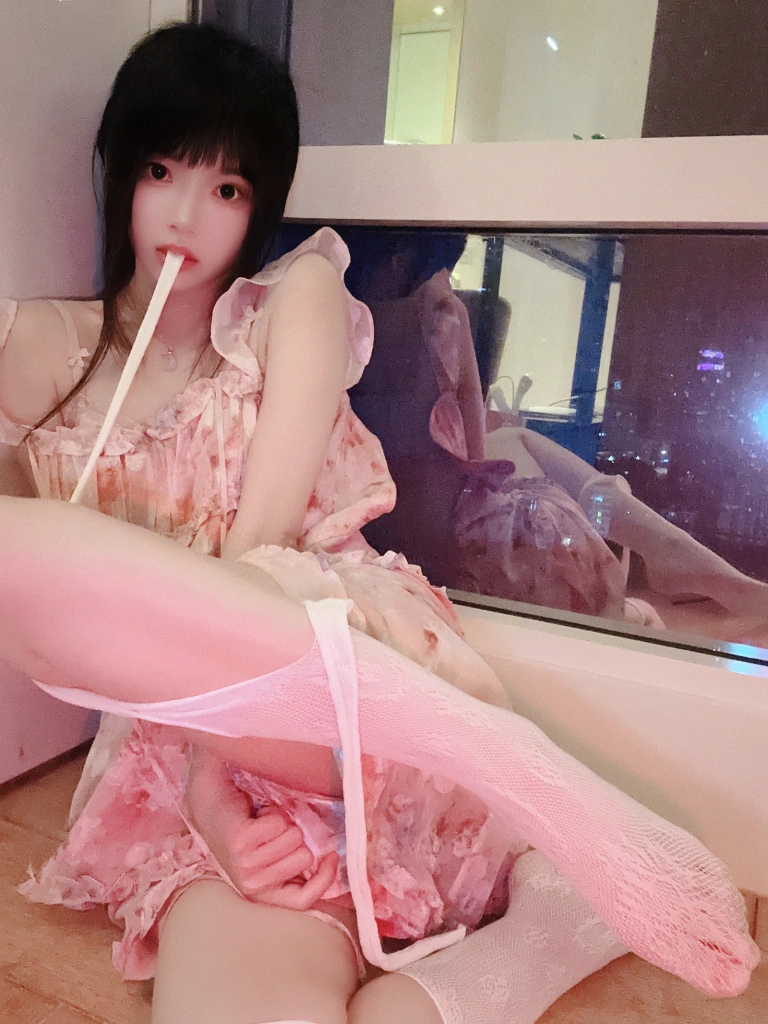 《花束自拍》｜桜桃喵 · 28张写真