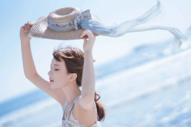 《发光的海》｜桜桃喵 · 18张写真