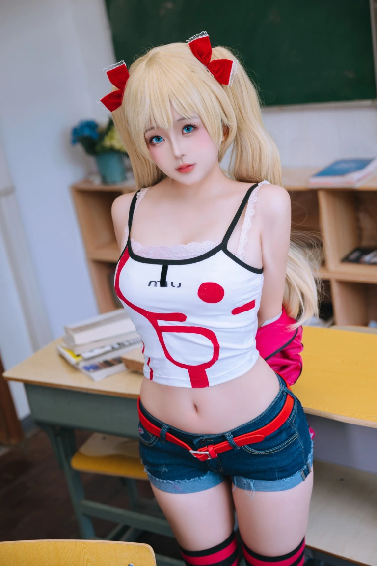 《秋月爱莉》｜日奈娇(椎名莜) · 220张写真、10 个视频