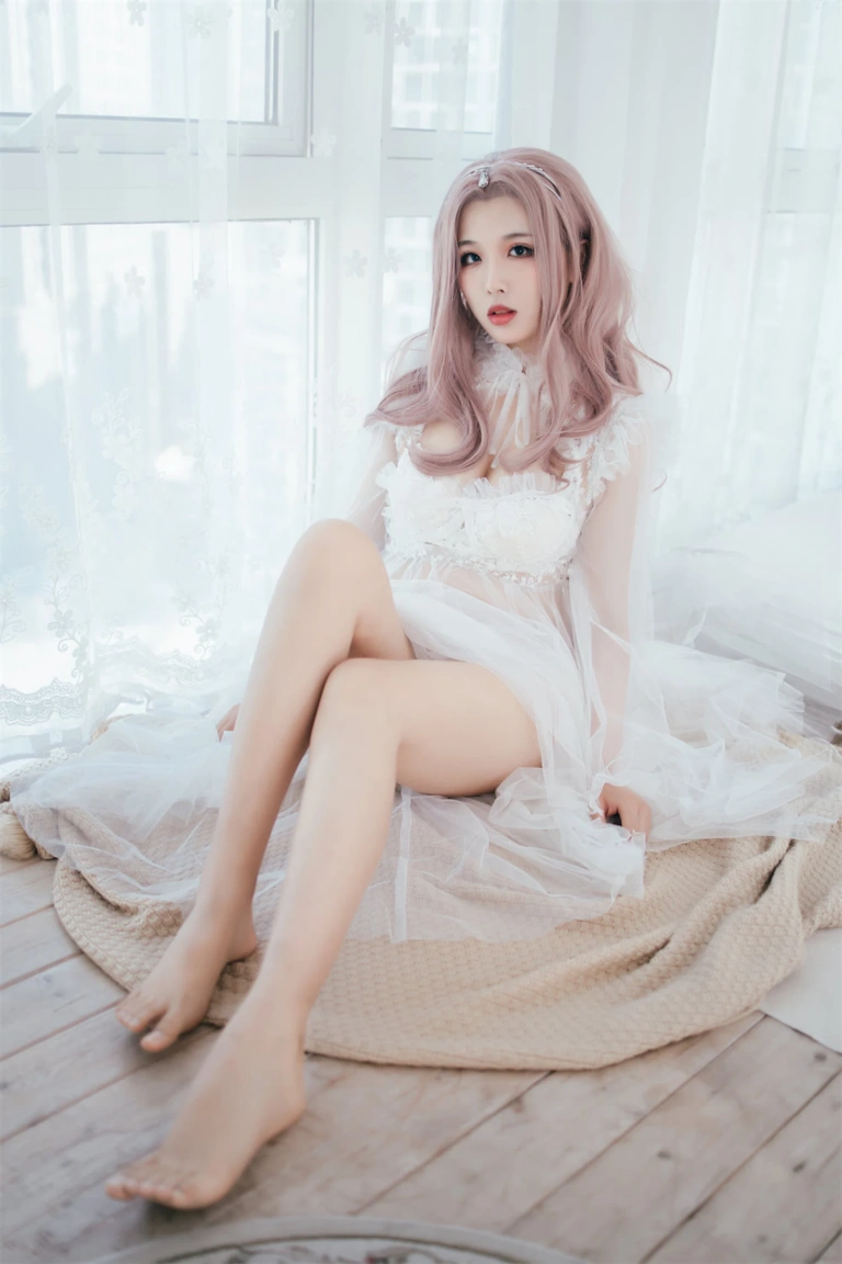 《NO.18 – 花嫁》｜轩萧学姐 · 32张写真