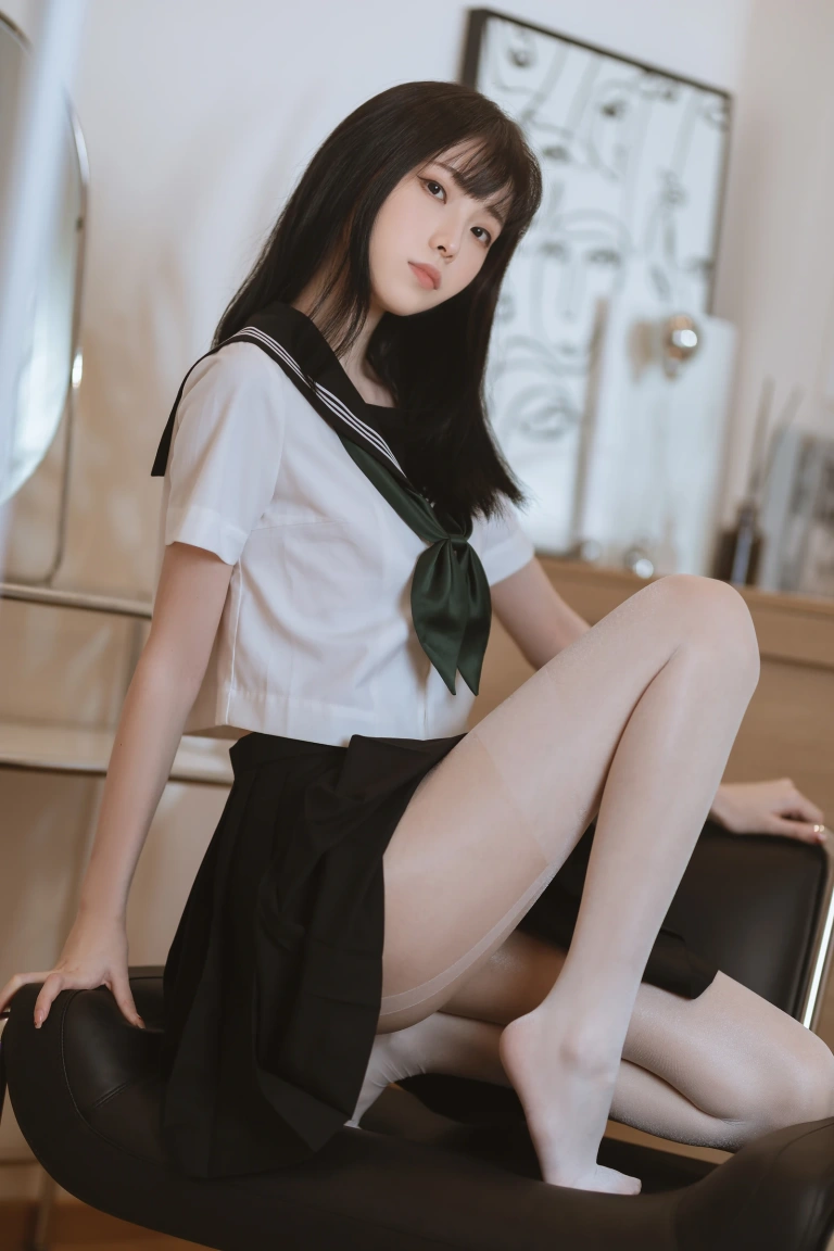 《白丝水手服》｜许岚 · 40张写真