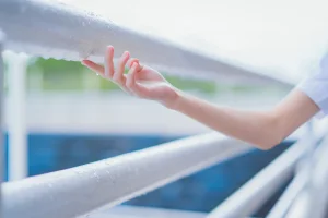《雨恋》｜桜桃喵 · 28张写真