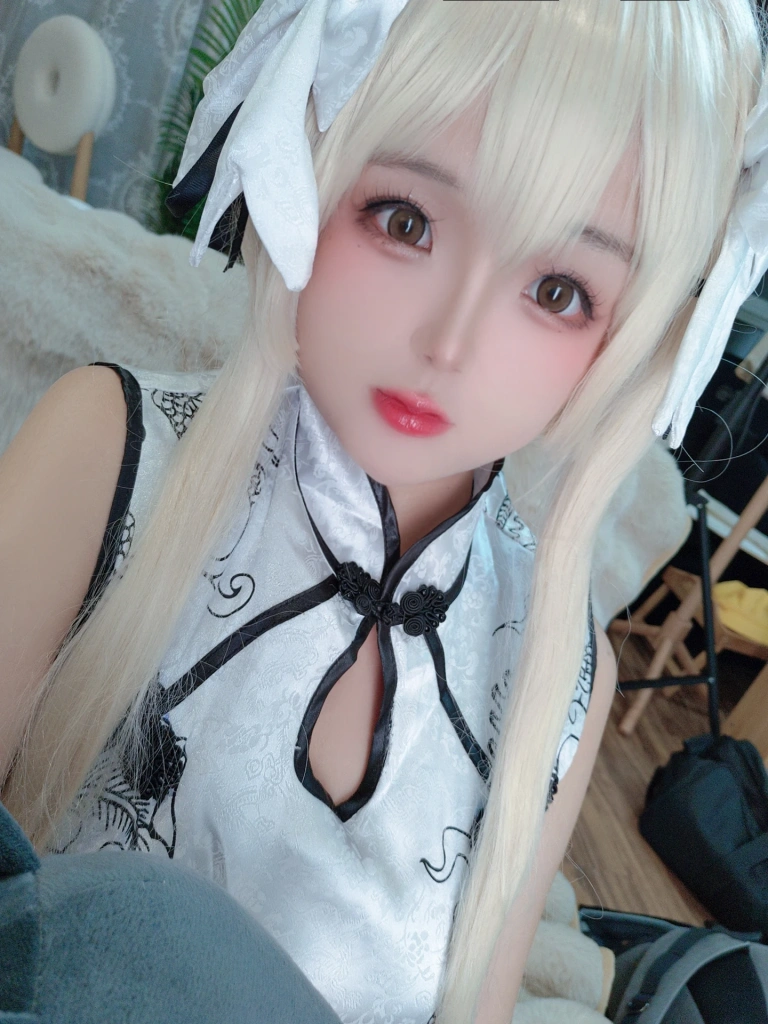 《穹妹自拍》｜日奈娇(椎名莜) · 20张写真