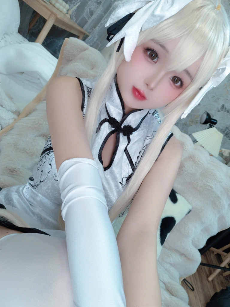 《穹妹自拍》｜日奈娇(椎名莜) · 20张写真