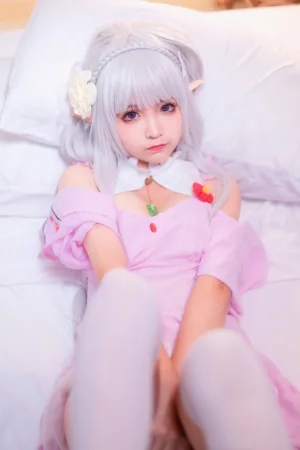 《艾米莉亚的粉睡衣》｜蠢沫沫 · 40张写真