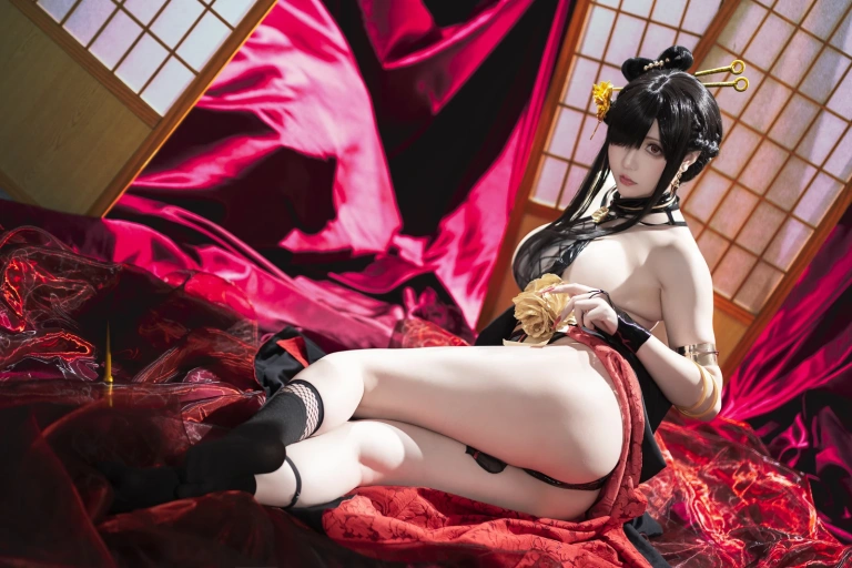 《圣诞节 约尔3 同人和风战斗服》｜星之迟迟 · 78张写真、2 个视频
