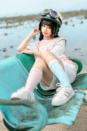 《小电车》｜蠢沫沫 · 120张写真