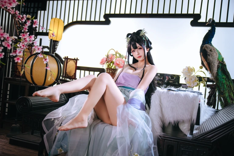 《师姐》｜日奈娇(椎名莜) · 187张写真、5 个视频