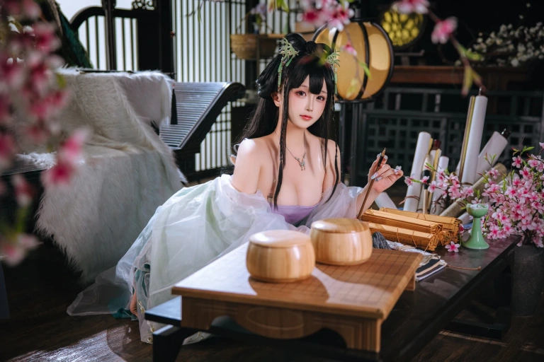 《师姐》｜日奈娇(椎名莜) · 187张写真、5 个视频