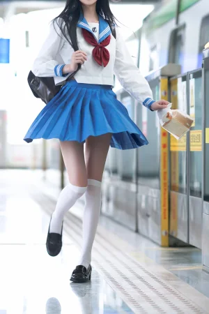 《地铁jk》｜桜桃喵 · 33张写真