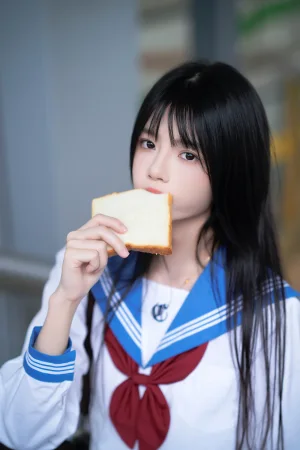 《地铁jk》｜桜桃喵 · 33张写真