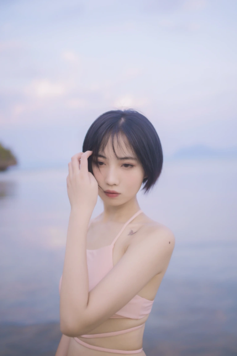 《粉色泳衣》｜念雪 · 30张写真