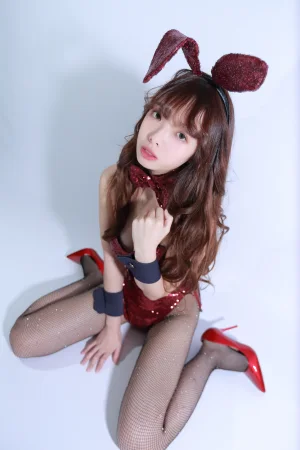 《元旦兔女郎》｜雯仔不讲道理 · 5张写真