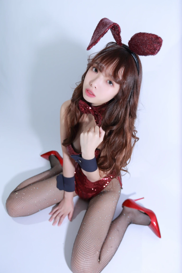 《元旦兔女郎》｜雯仔不讲道理 · 5张写真
