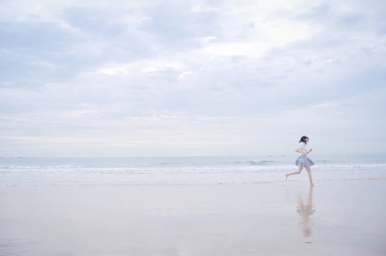 《海边jk》｜周叽是可爱兔兔 · 35张写真
