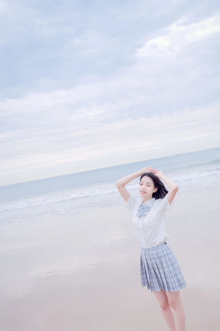 《海边jk》｜周叽是可爱兔兔 · 35张写真