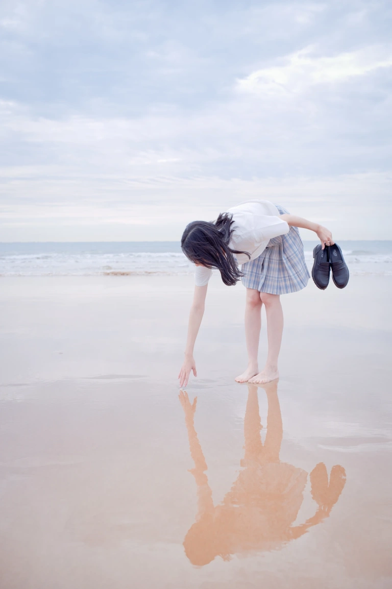 《海边jk》｜周叽是可爱兔兔 · 35张写真