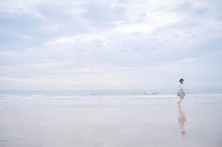 《海边jk》｜周叽是可爱兔兔 · 35张写真
