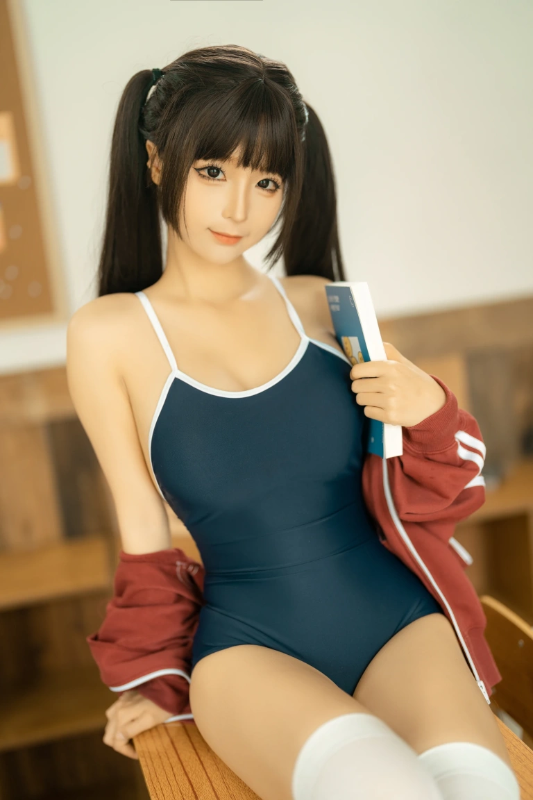 《课间》｜蠢沫沫 · 30张写真