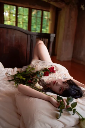 《玻璃玫瑰》｜桜桃喵 · 11张写真