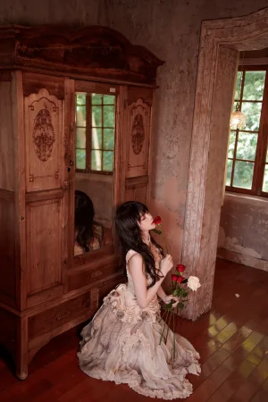 《玻璃玫瑰》｜桜桃喵 · 11张写真