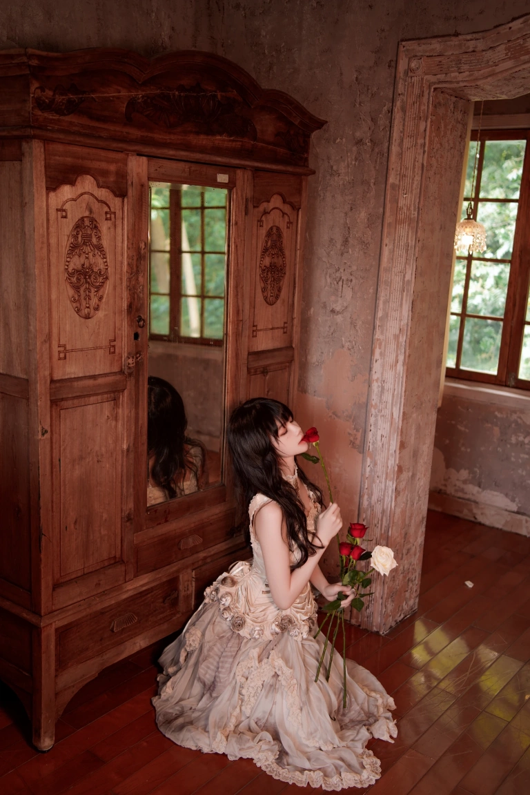 《玻璃玫瑰》｜桜桃喵 · 11张写真