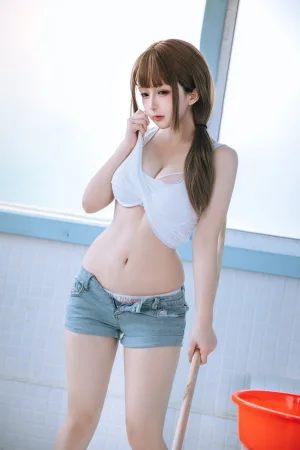 《男浴室保洁员》｜日奈娇(椎名莜) · 175张写真、5 个视频