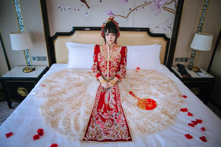 《洞房花烛》｜日奈娇(椎名莜) · 190张写真、5 个视频