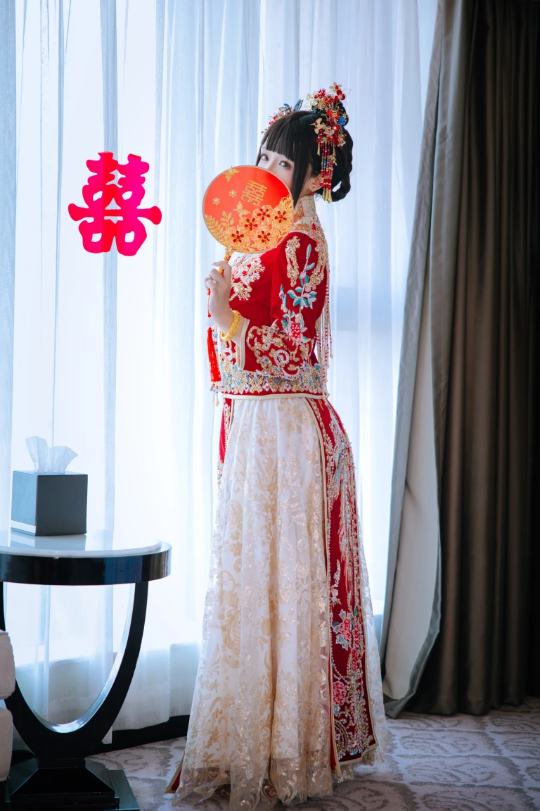 《洞房花烛》｜日奈娇(椎名莜) · 190张写真、5 个视频