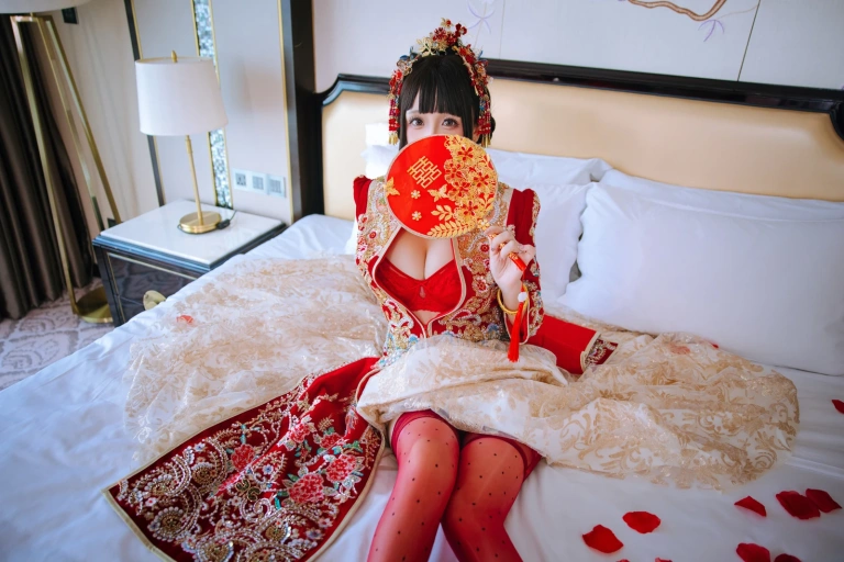 《洞房花烛》｜日奈娇(椎名莜) · 190张写真、5 个视频