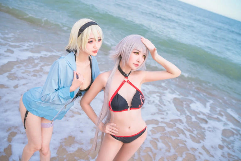 《黑白贞双人泳衣》｜周叽是可爱兔兔 · 21张写真
