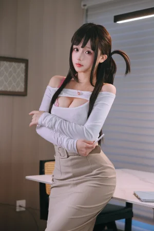 《上门家教》｜日奈娇(椎名莜) · 189张写真、5 个视频