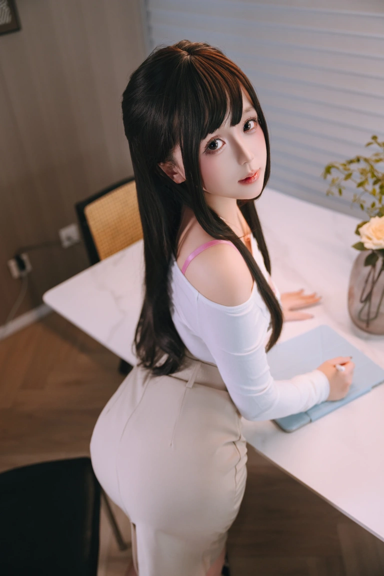 《上门家教》｜日奈娇(椎名莜) · 189张写真、5 个视频