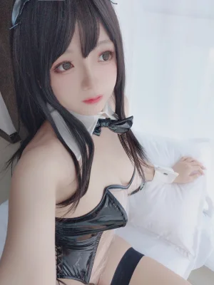 《透明兔女郎自拍》｜日奈娇(椎名莜) · 40张写真