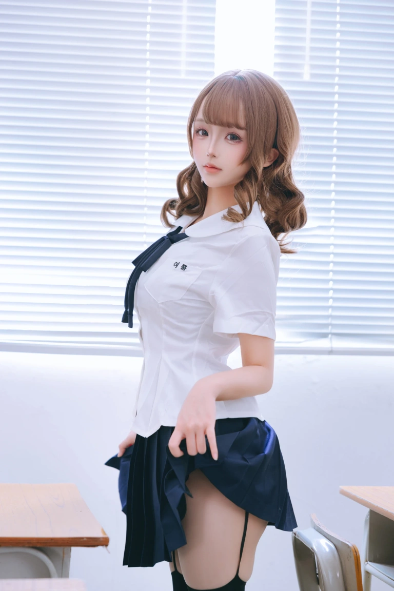 《心理委员》｜日奈娇(椎名莜) · 204张写真、7 个视频