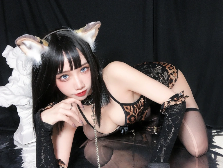 《豹女妹妹》｜果咩酱 · 25张写真