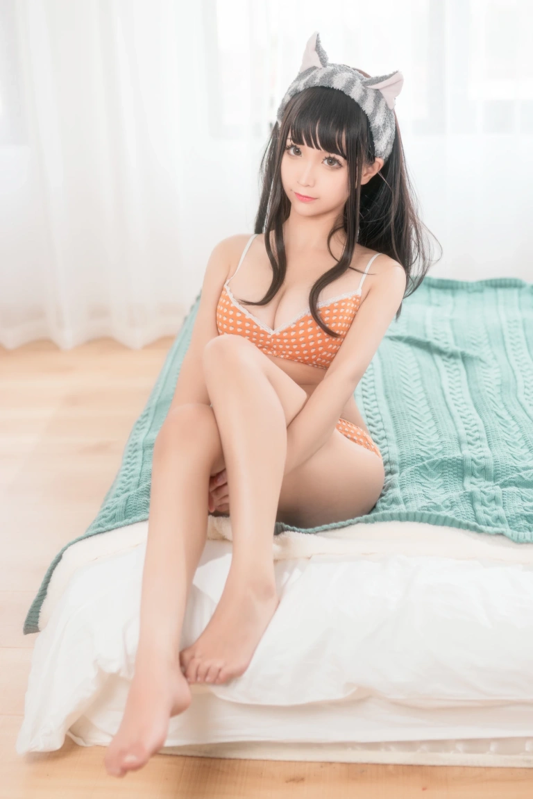 《黄内衣》｜蠢沫沫 · 40张写真