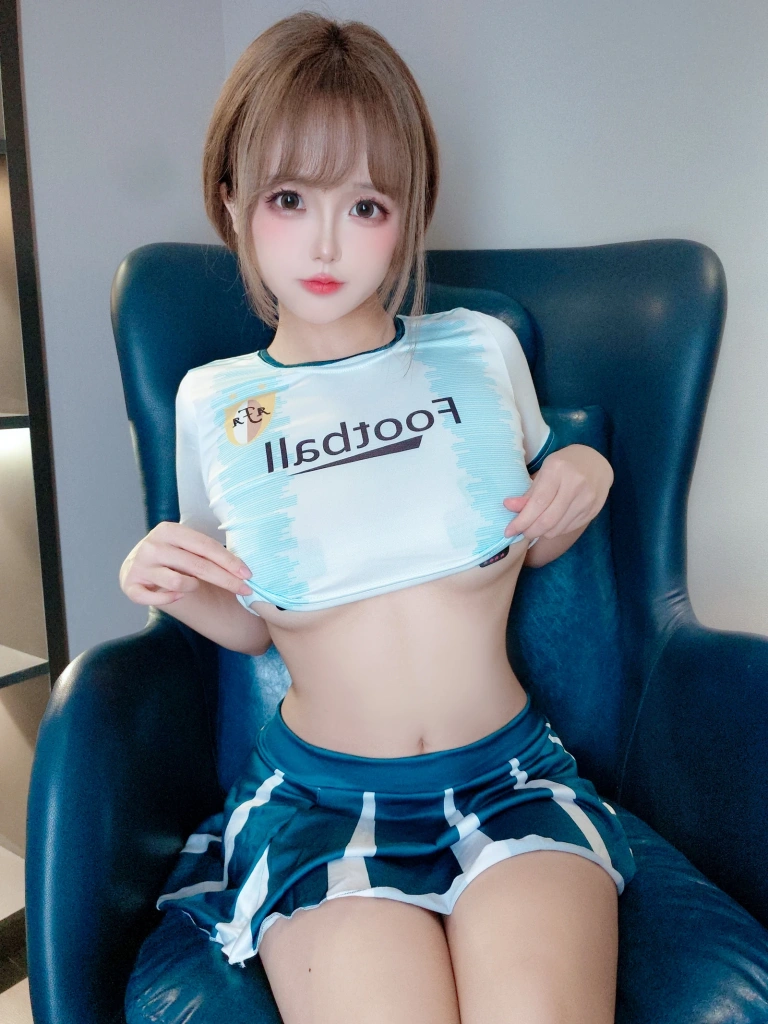 《足球宝贝》｜日奈娇(椎名莜) · 60张写真、5 个视频