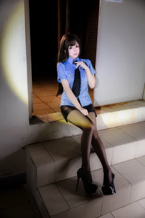 《楼道保安》｜日奈娇(椎名莜) · 167张写真、5 个视频