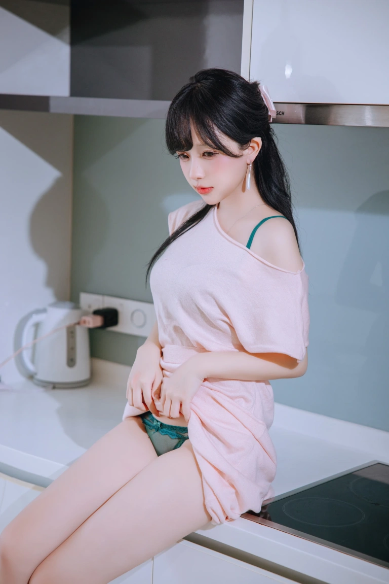 《太太》｜日奈娇(椎名莜) · 230张写真、5 个视频