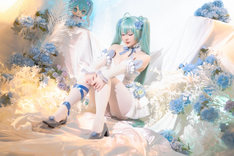 《2024年02月计划A 初音未来 粉蝶花精灵》｜星之迟迟 · 54张写真、1 个视频