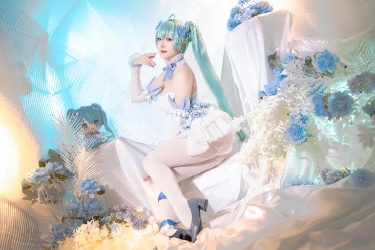 《2024年02月计划A 初音未来 粉蝶花精灵》｜星之迟迟 · 54张写真、1 个视频