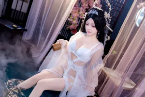 《白月光》｜日奈娇(椎名莜) · 216张写真、2 个视频