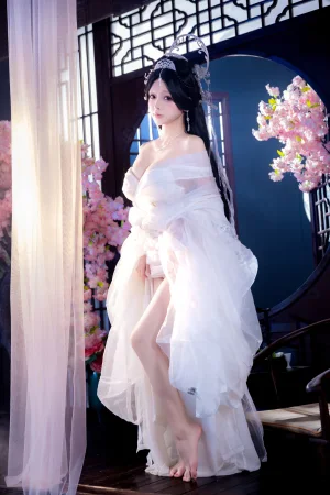 《白月光》｜日奈娇(椎名莜) · 216张写真、2 个视频