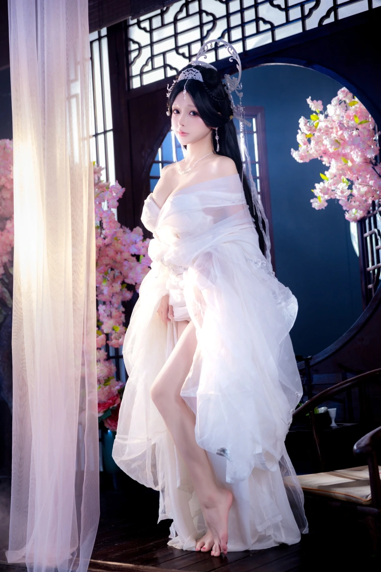 《白月光》｜日奈娇(椎名莜) · 216张写真、2 个视频