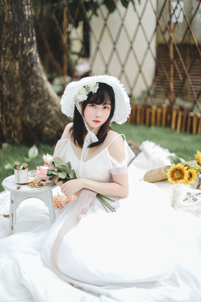 《私人拍摄图》｜依酱 · 30张写真