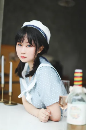 《私人拍摄图》｜依酱 · 30张写真