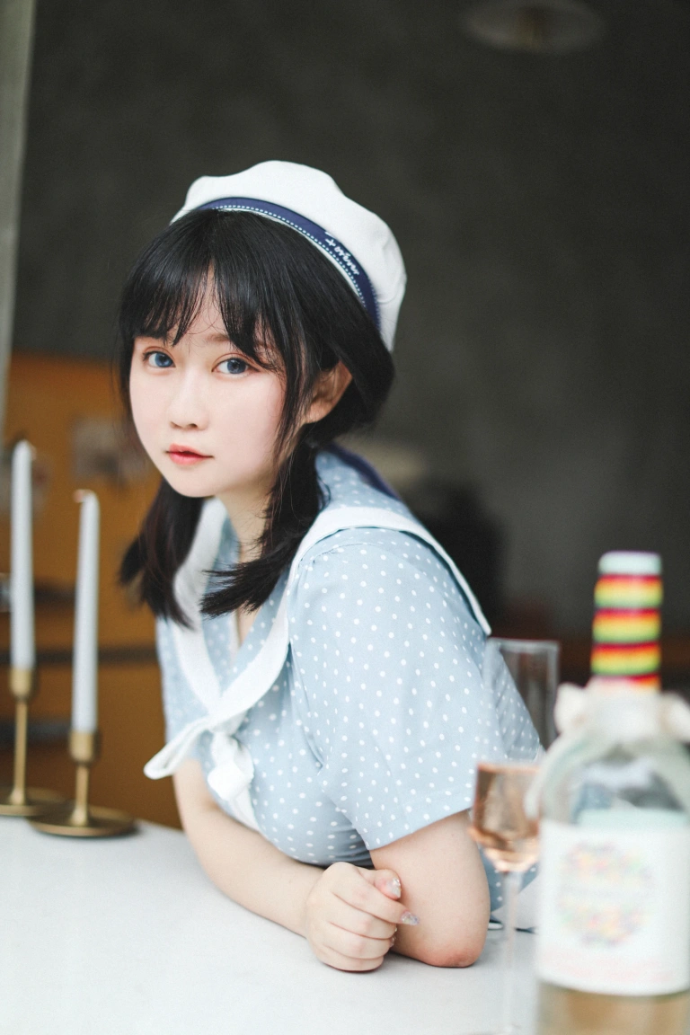 《私人拍摄图》｜依酱 · 30张写真