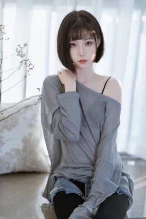 《半透毛衣》｜许岚 · 40张写真