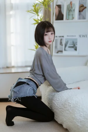 《半透毛衣》｜许岚 · 40张写真